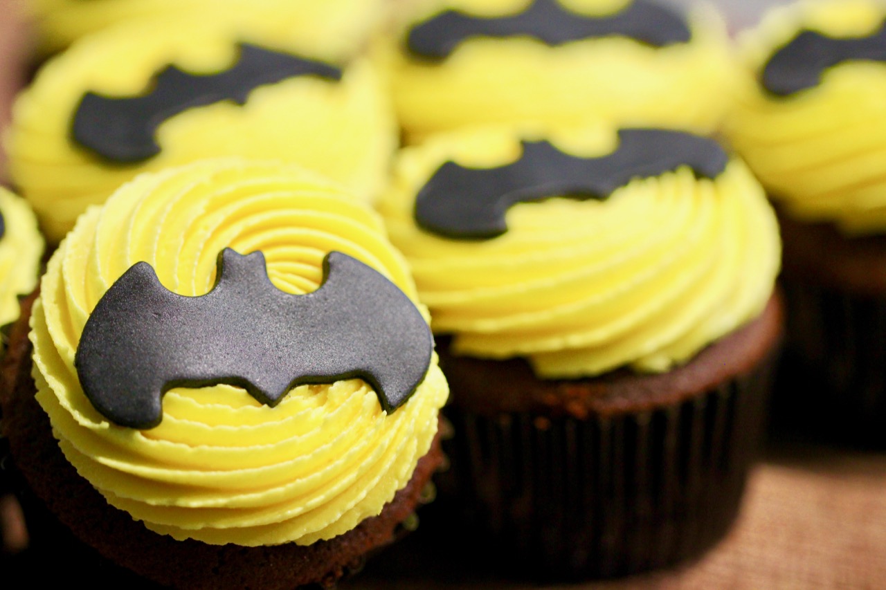 Batman Cupcakes – The Baking Angel